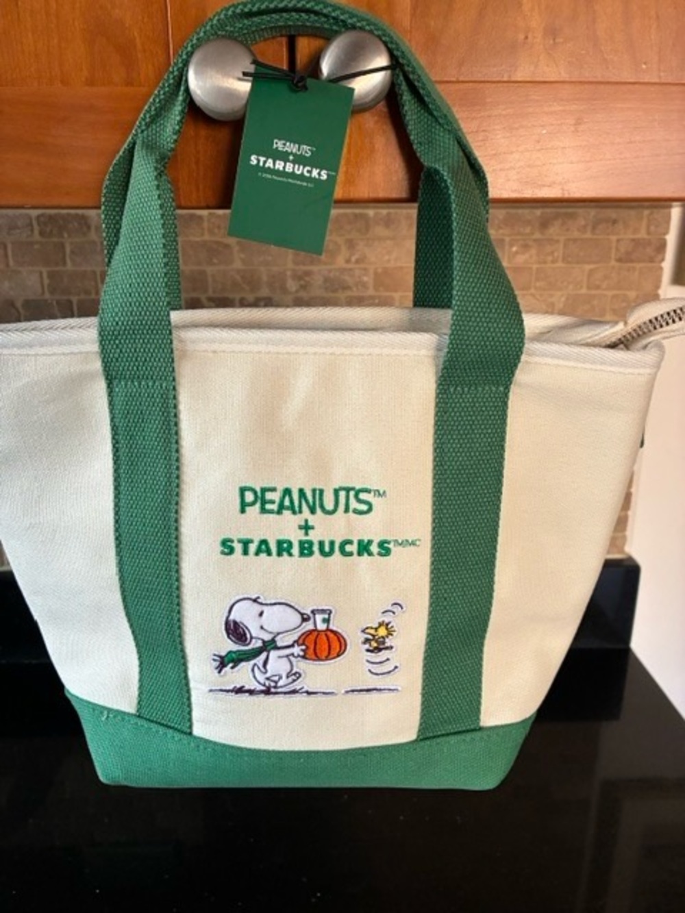 Peanuts x Starbucks Snoopy Tote Bag in Cream and Green